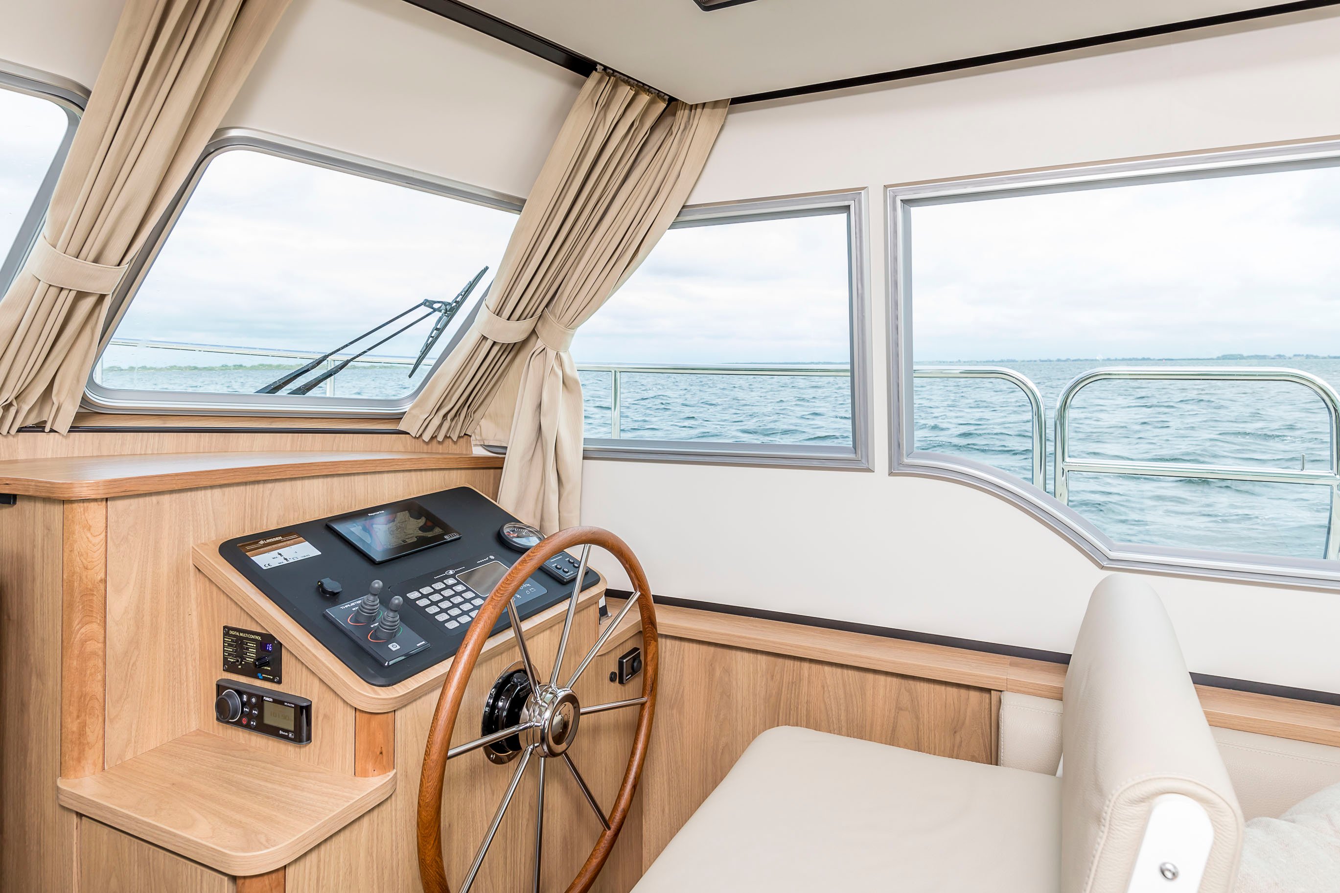 linssen-grand-sturdy-30-0-sedan-int-3285
