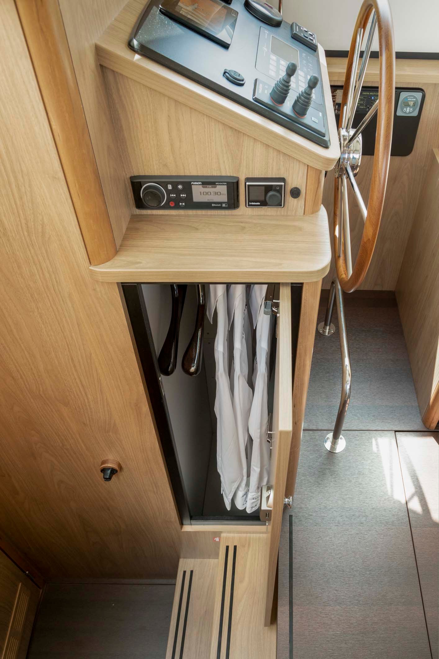 linssen-grand-sturdy-35-0-sedan-int-310719-0208