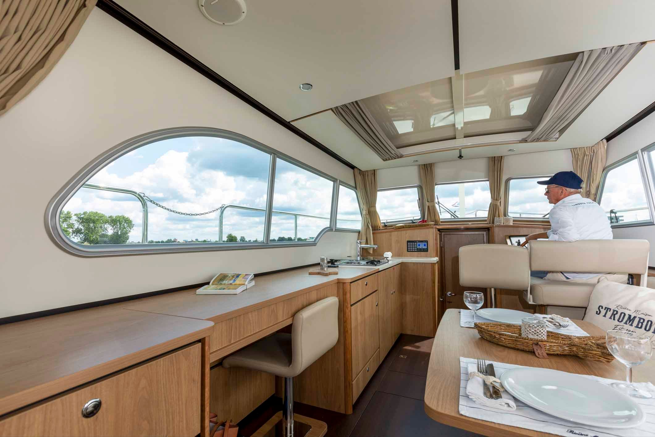 linssen-grand-sturdy-35-0-sedan-int-010819-244