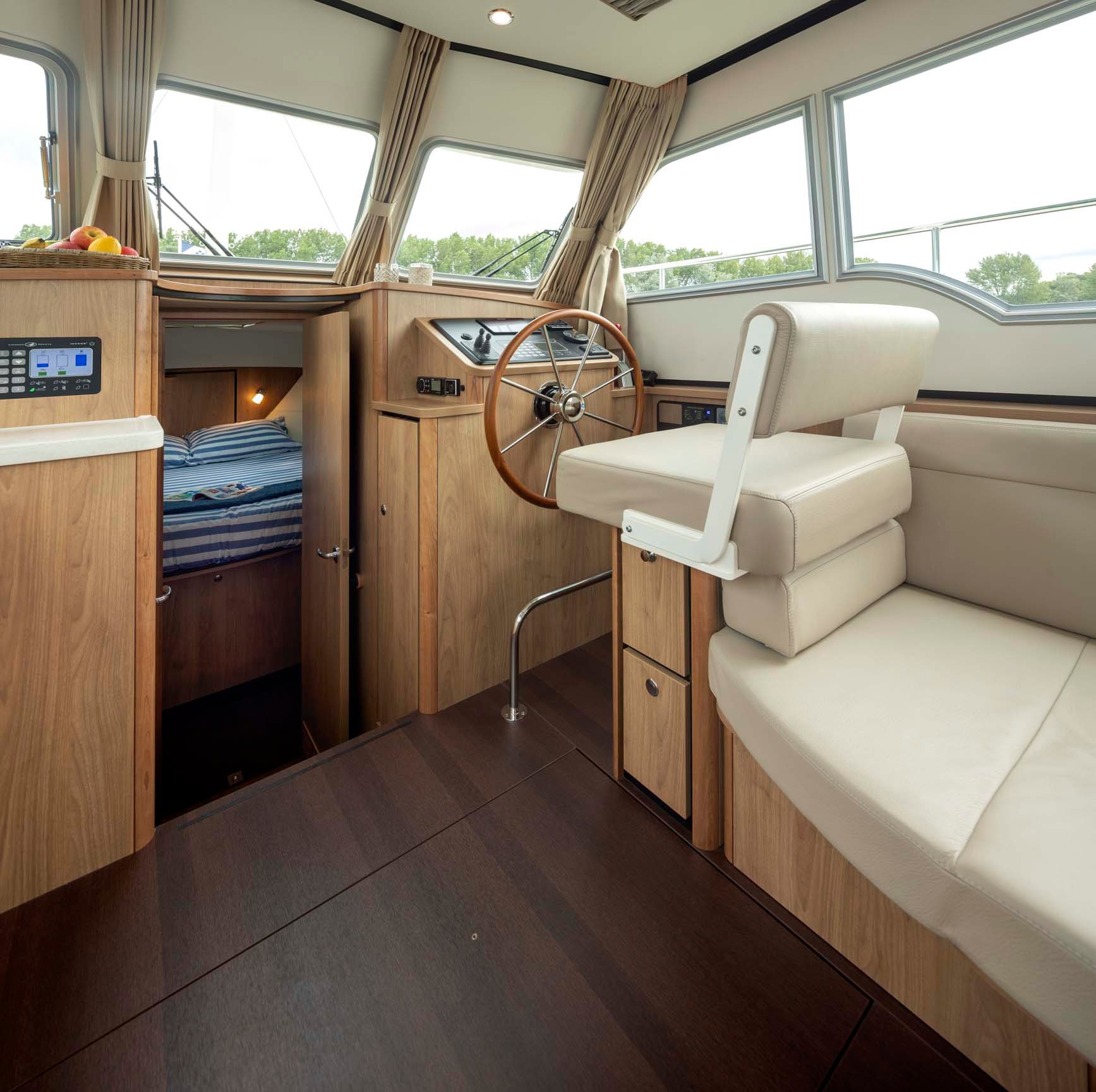 linssen-grand-sturdy-35-0-sedan-int-310719-0044