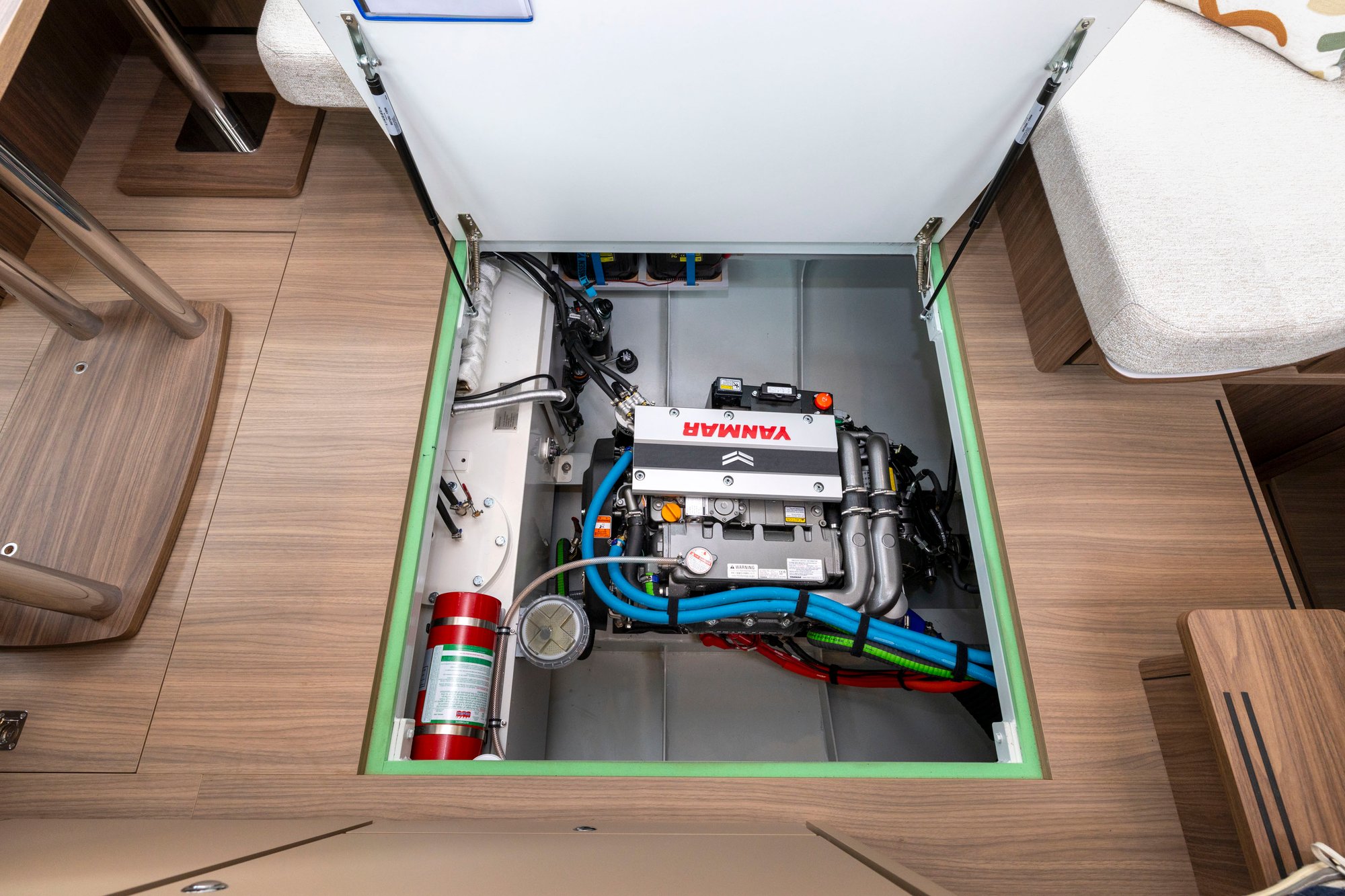 linssen-grand-sturdy-35-1-ac-engine-room-3666-031