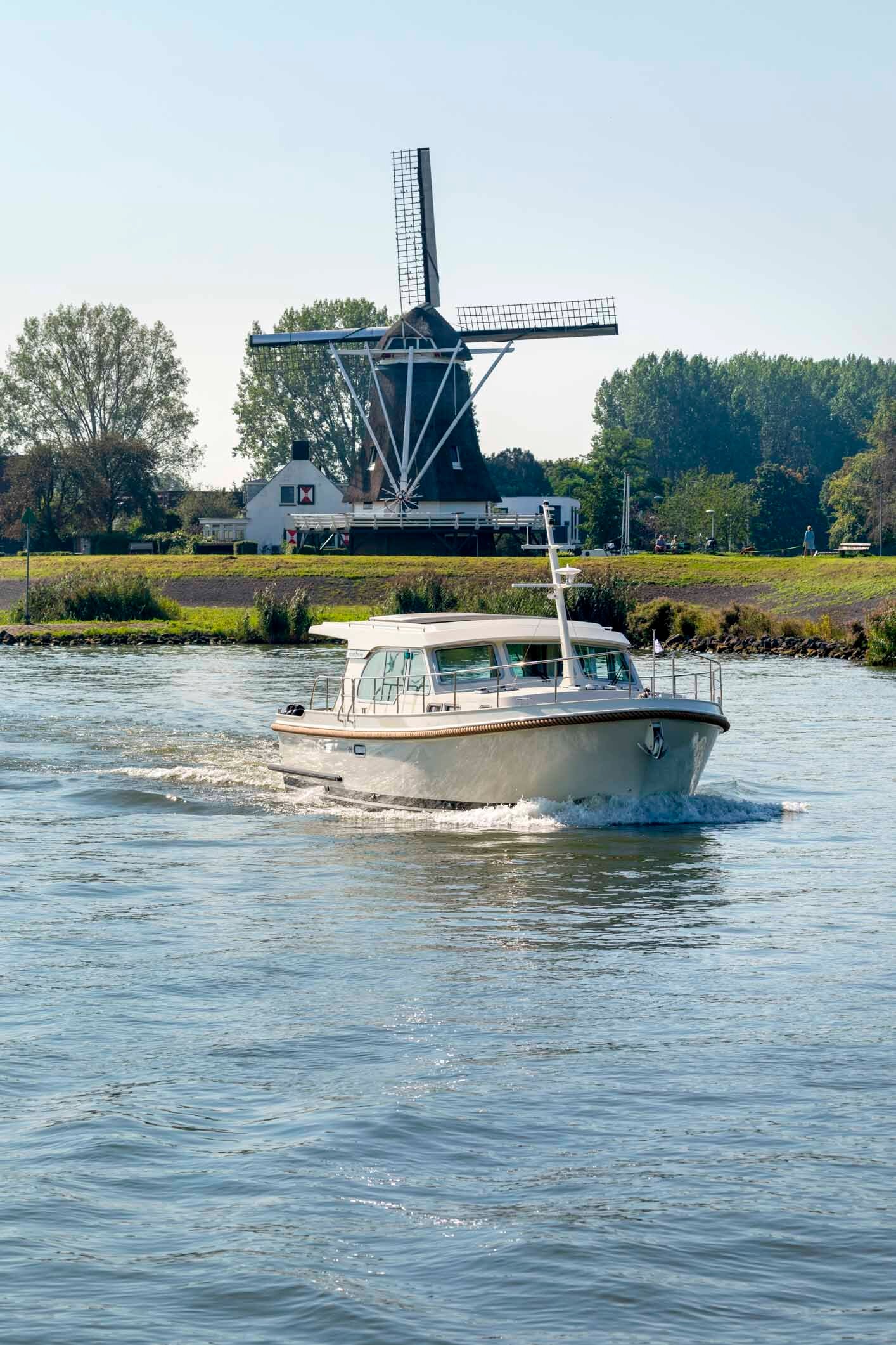 linssen-grand-sturdy-40-0-sedan-bnr3635-20200914-0121