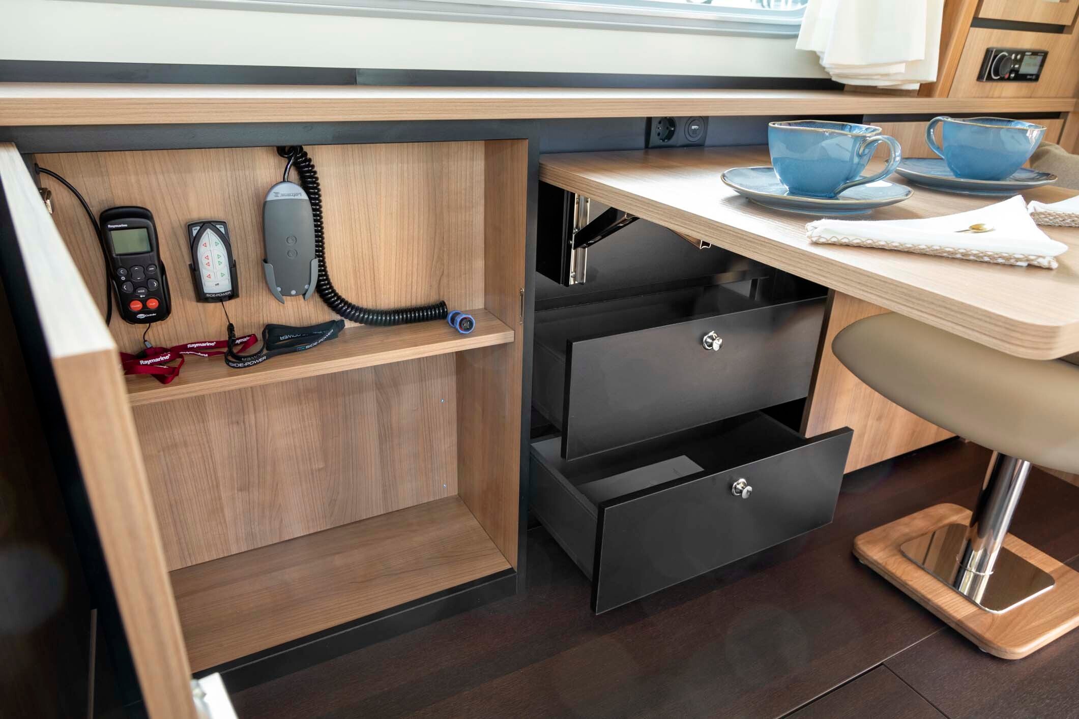linssen-grand-sturdy-40-0-sedan-intero-int-361