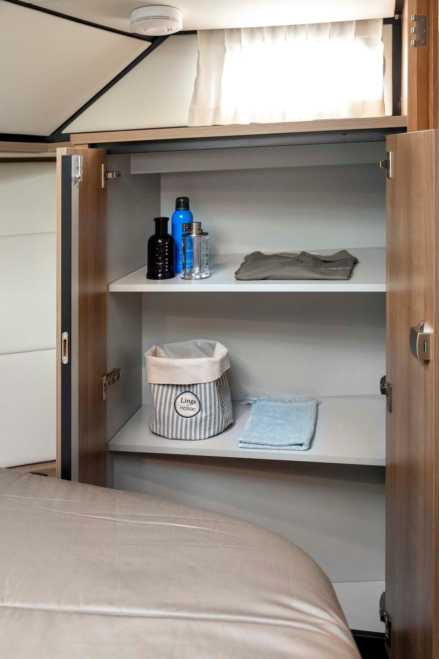linssen-grand-sturdy-40-0-sedan-intero-int-416