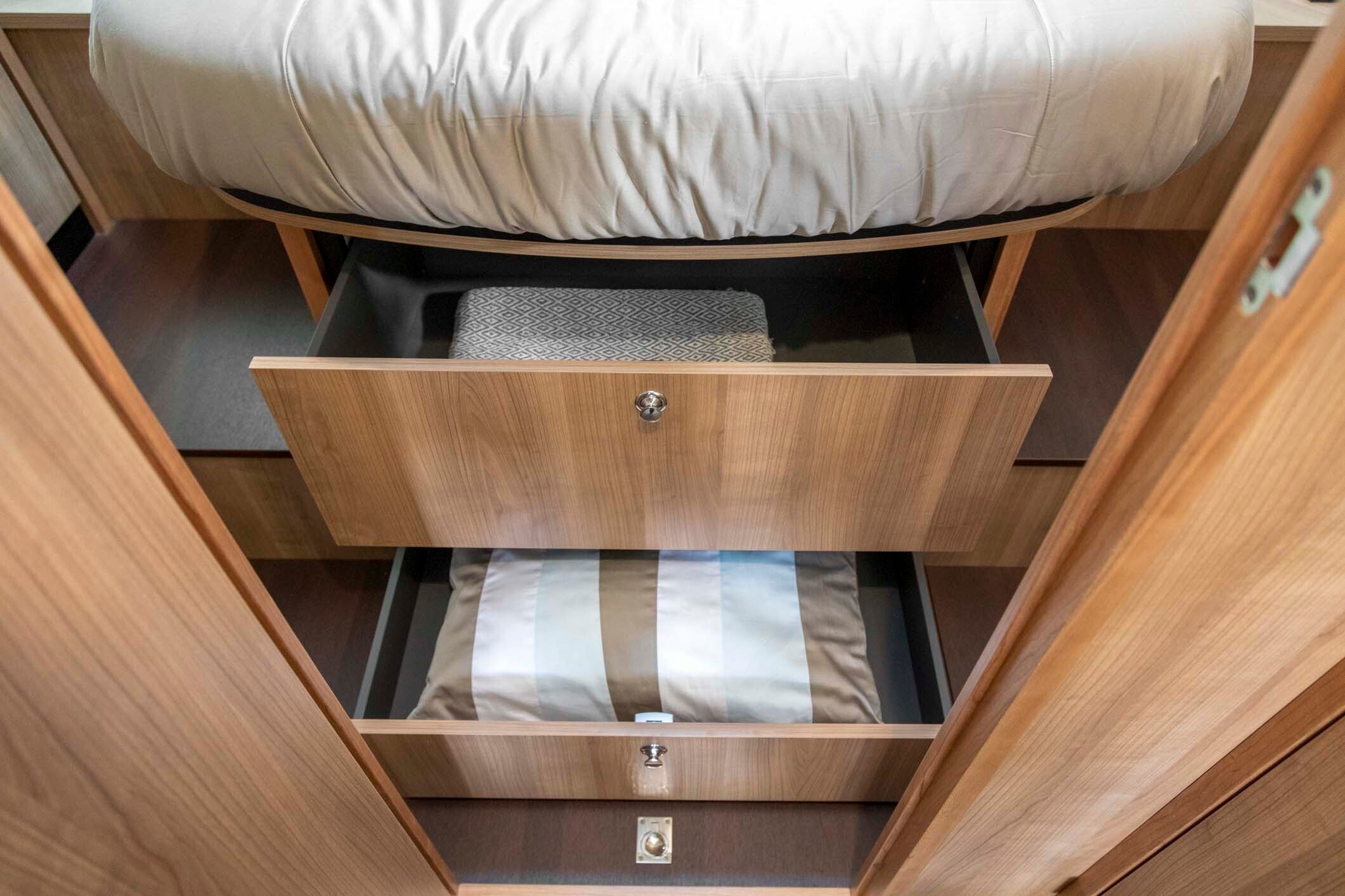 linssen-grand-sturdy-40-0-sedan-intero-int-419