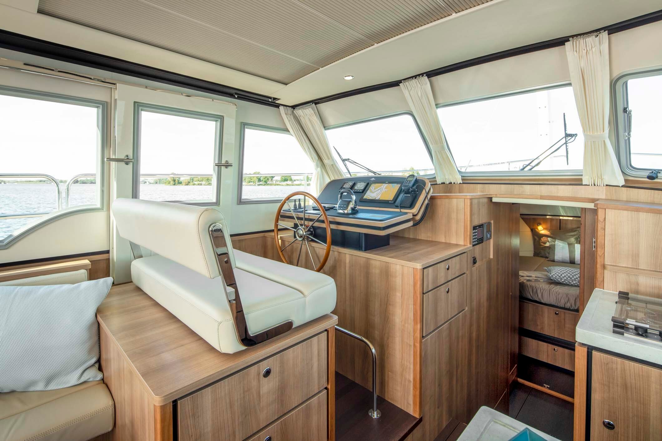 linssen-grand-sturdy-40-0-sedan-intero-int-213
