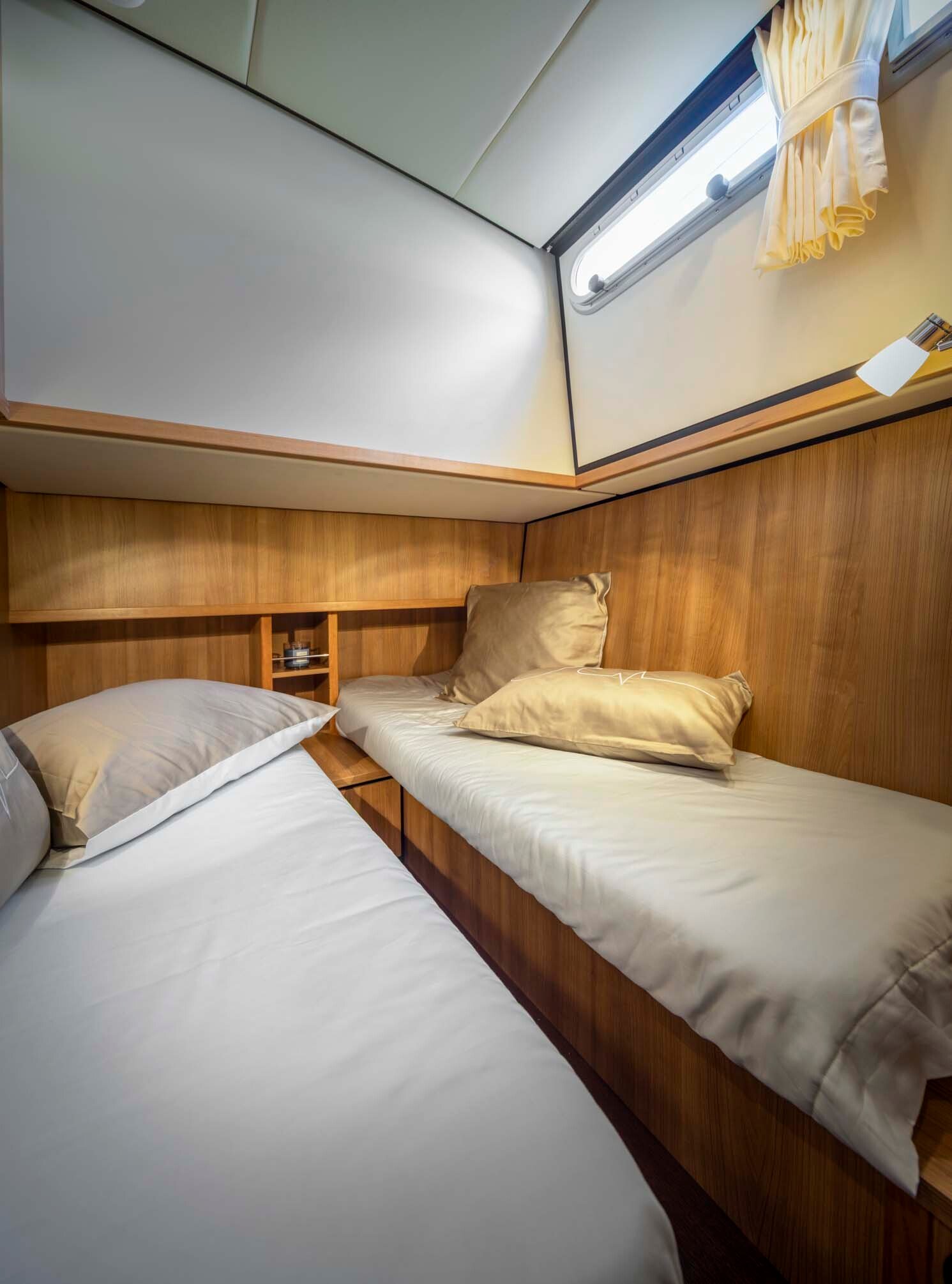 linssen-grand-sturdy-40-0-sedan-intero-int-261
