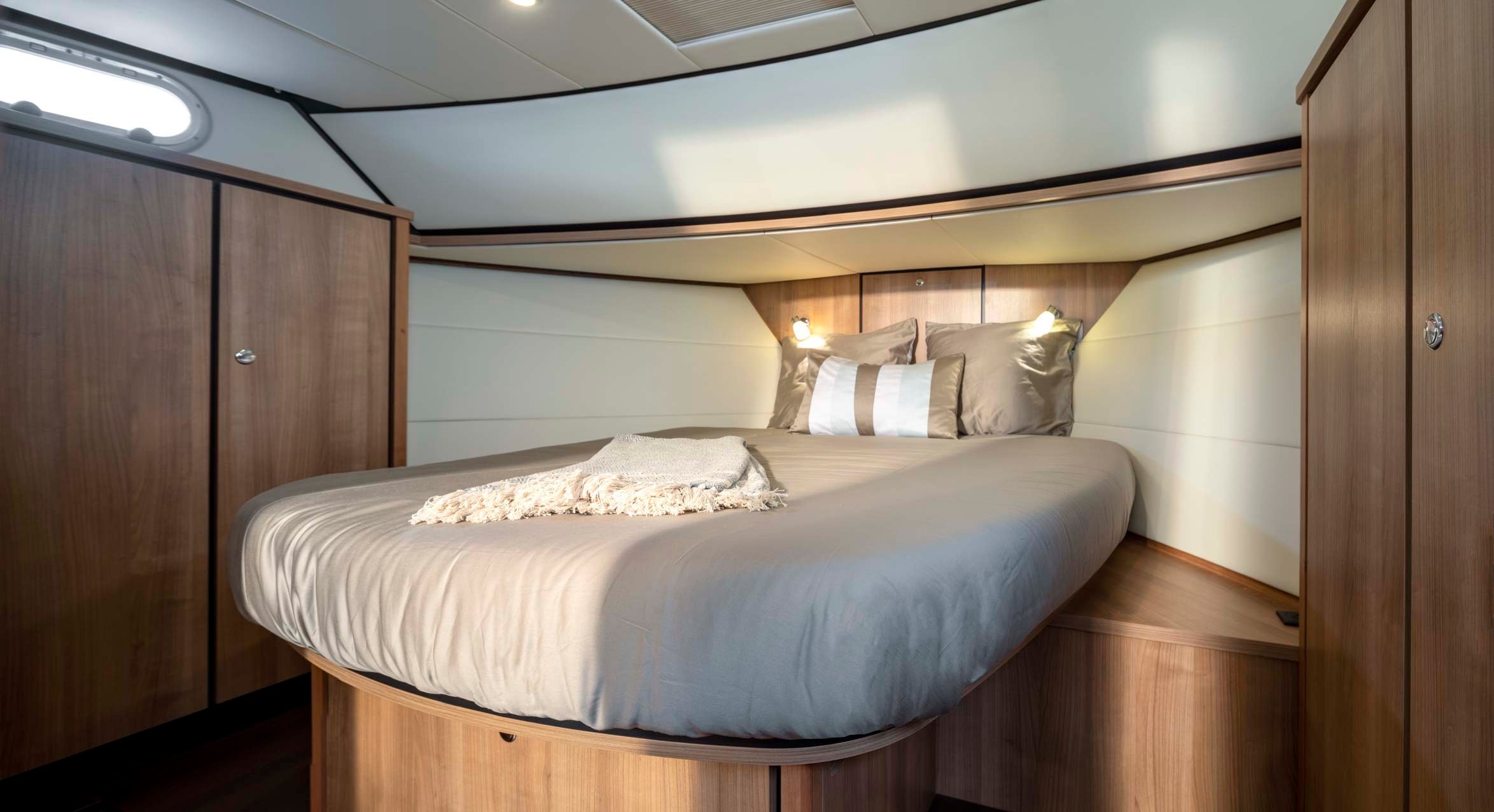 linssen-grand-sturdy-40-0-sedan-intero-int-282