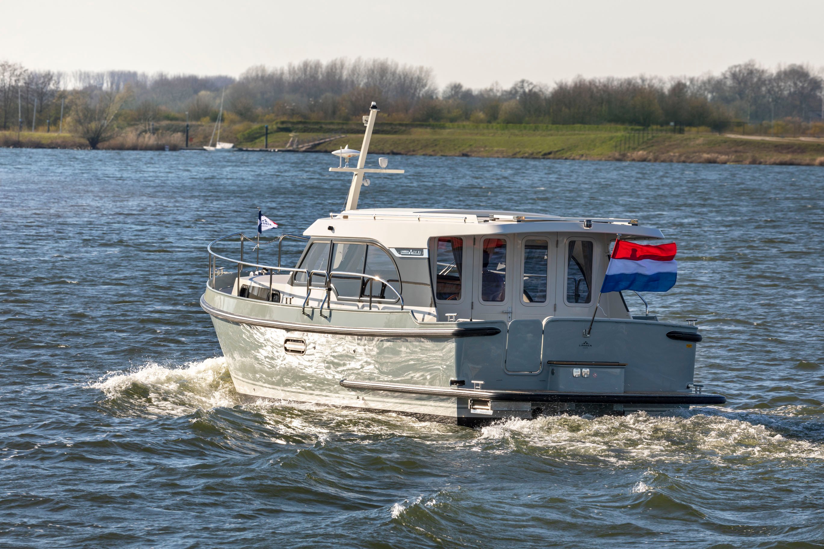 linssen-30-sl-sedan-240320-102
