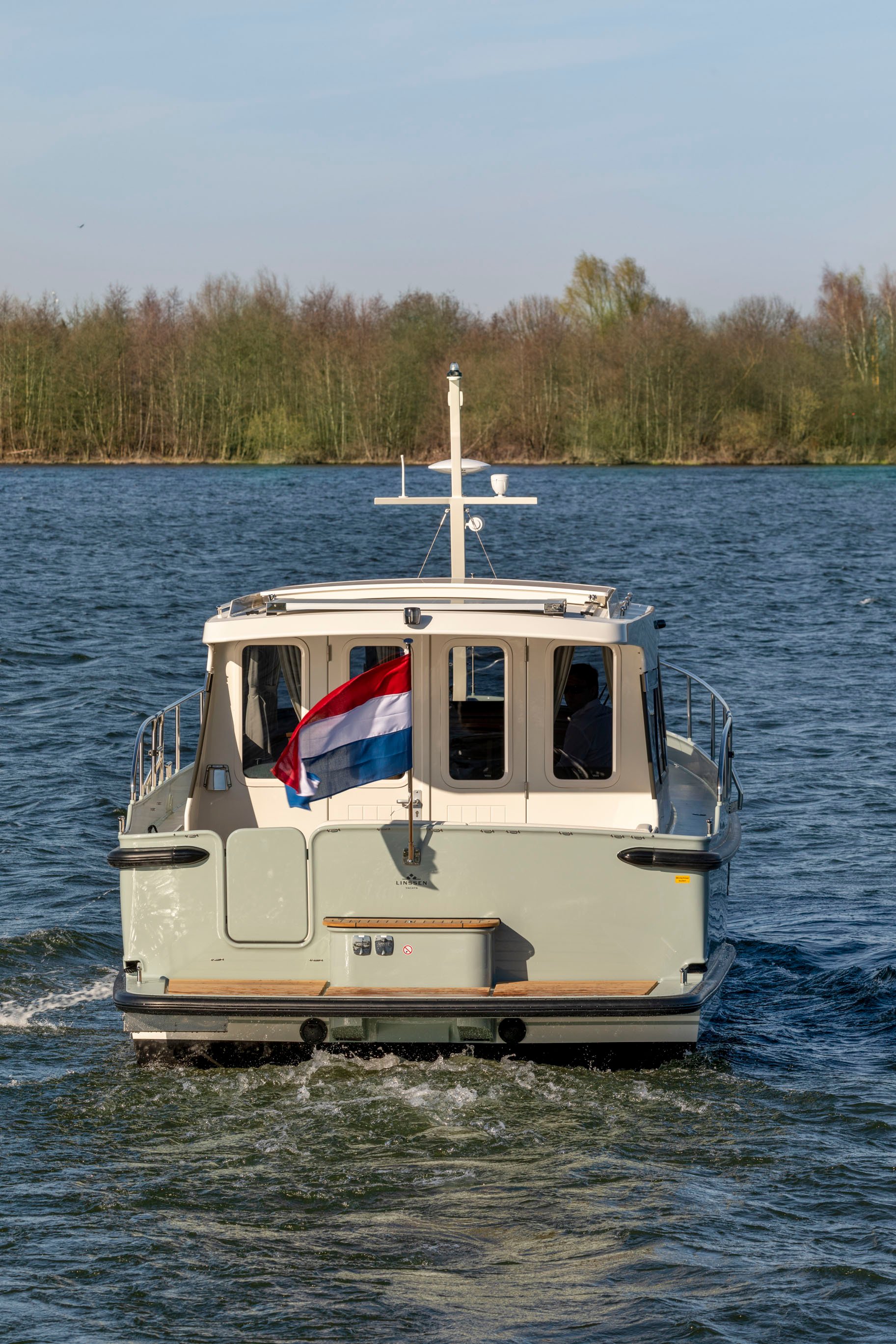 linssen-30-sl-sedan-240320-281