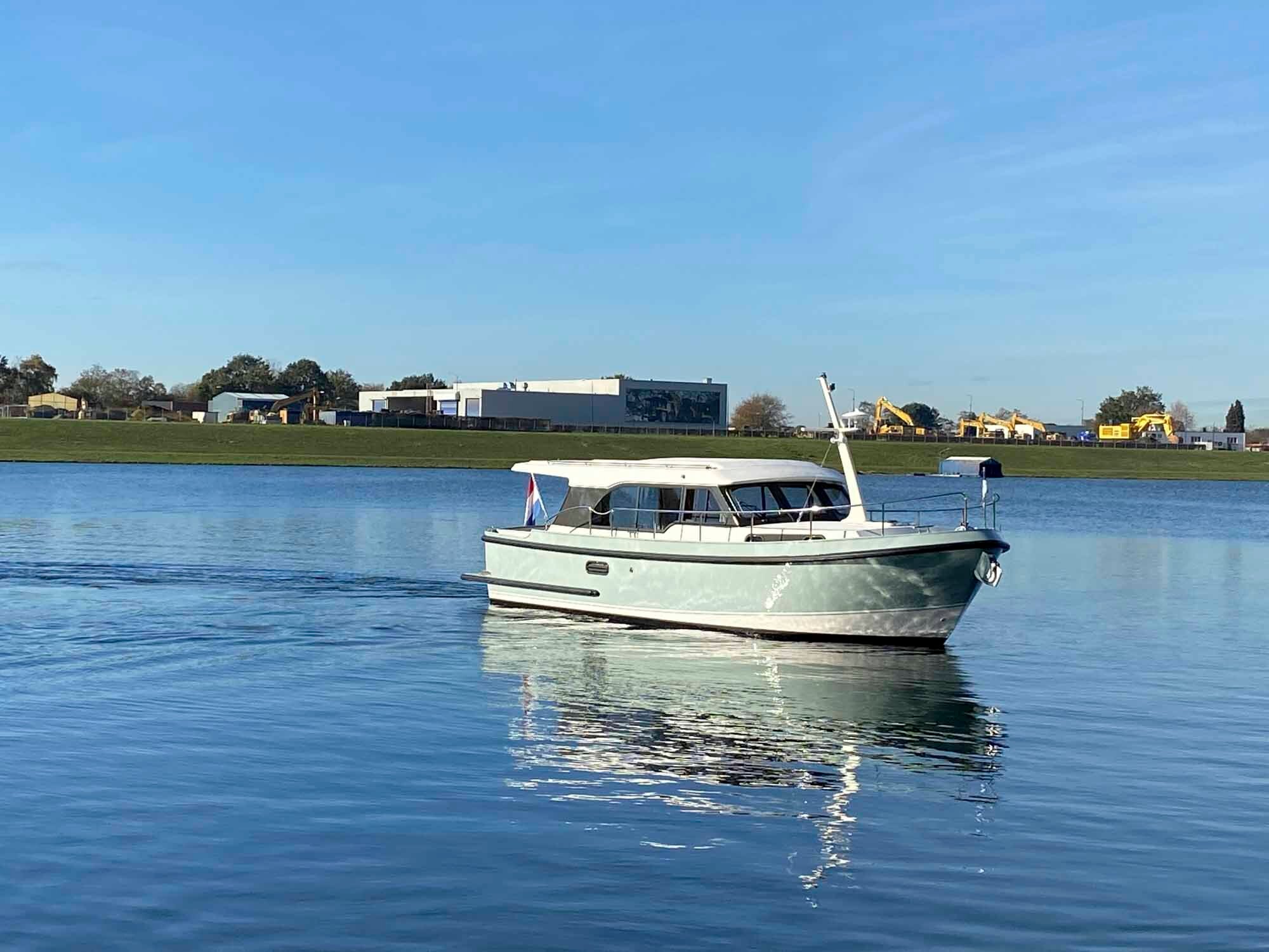 Linssen-35-SL-Sedan-Fjord-Blue-3666-017