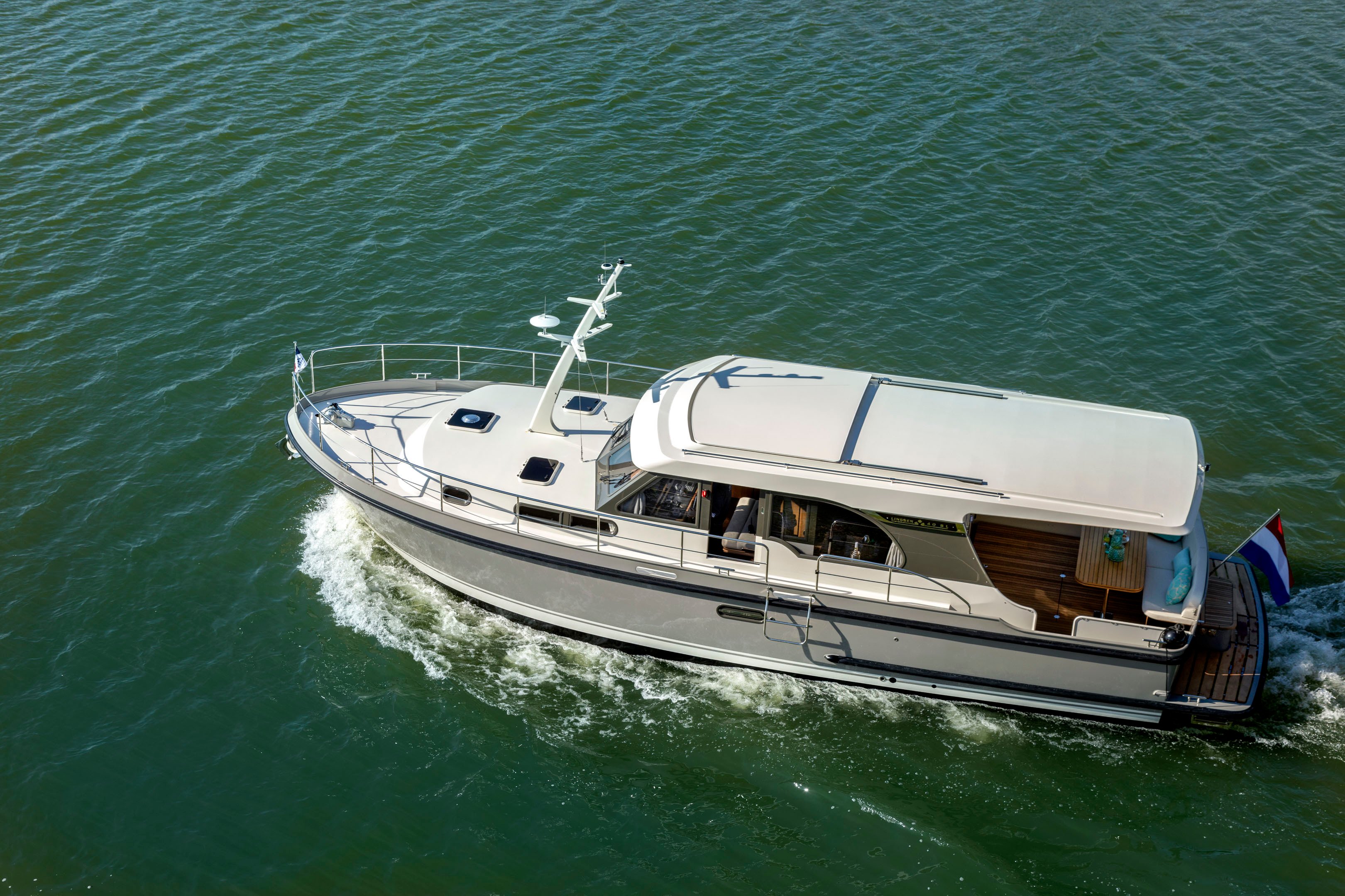 Linssen-40-SL-Sedan-060321-0191
