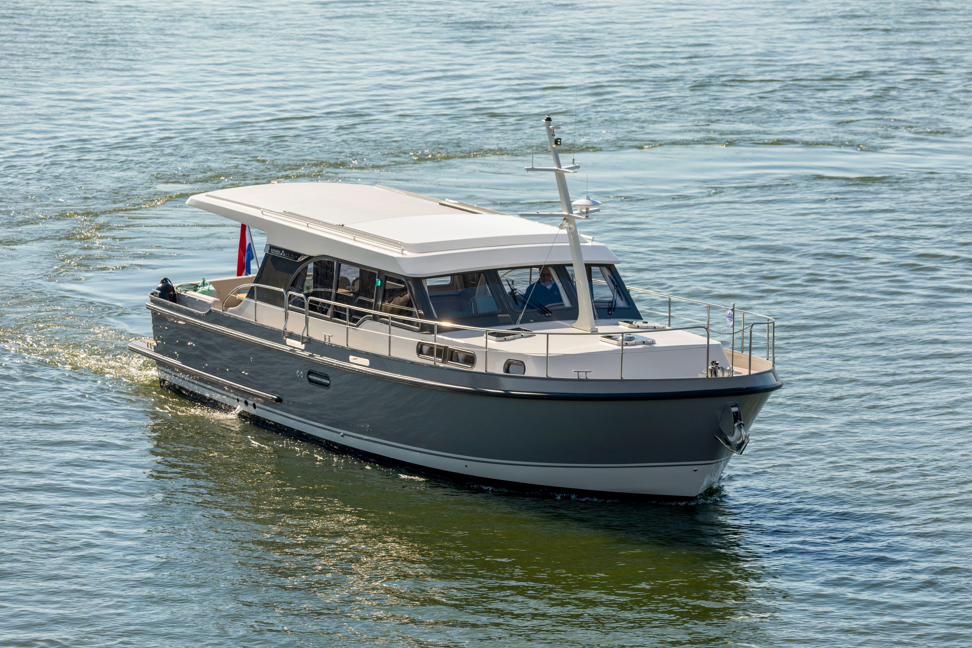 Linssen-40-SL-Sedan-060321-0204